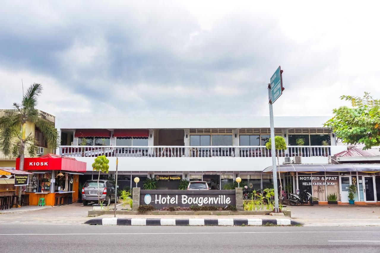 Oyo 375 Hotel Bougenville Syariah Padang  Exterior photo